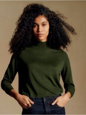 Sezane perfect green Jacob sweater size small lightweight